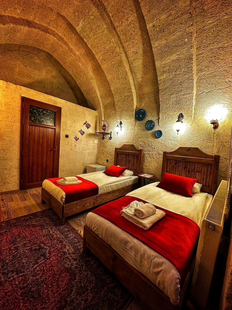 Junior Room, Hot Tub