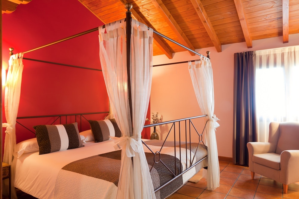Double or Twin Room - Photo 1
