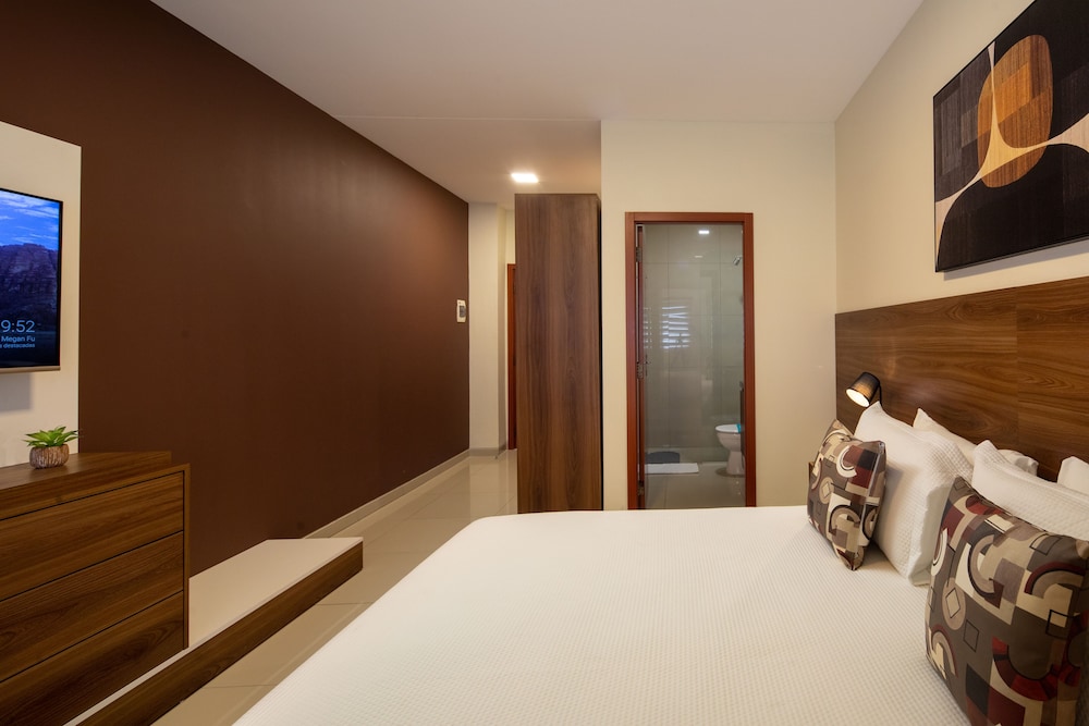 Junior Suite, 1 Queen Bed photo 1