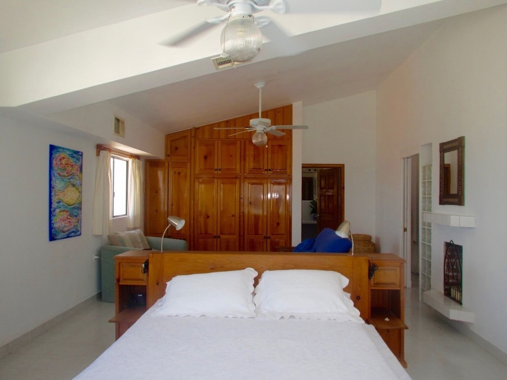 House, Multiple Beds, Patio, Beach View (E-10.5)