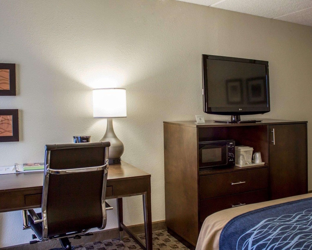 Room, 1 King Bed - Photo 2