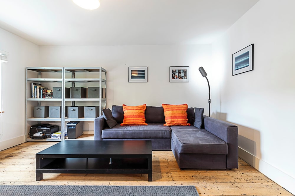 Apartment photo 1