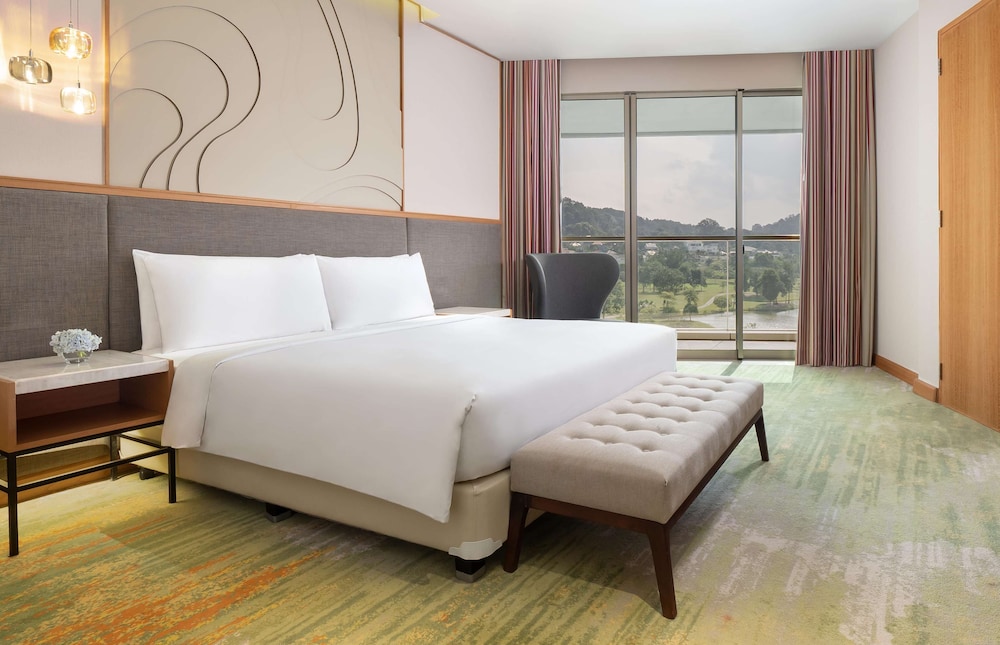 Suite, 1 Bedroom, Golf View photo 2