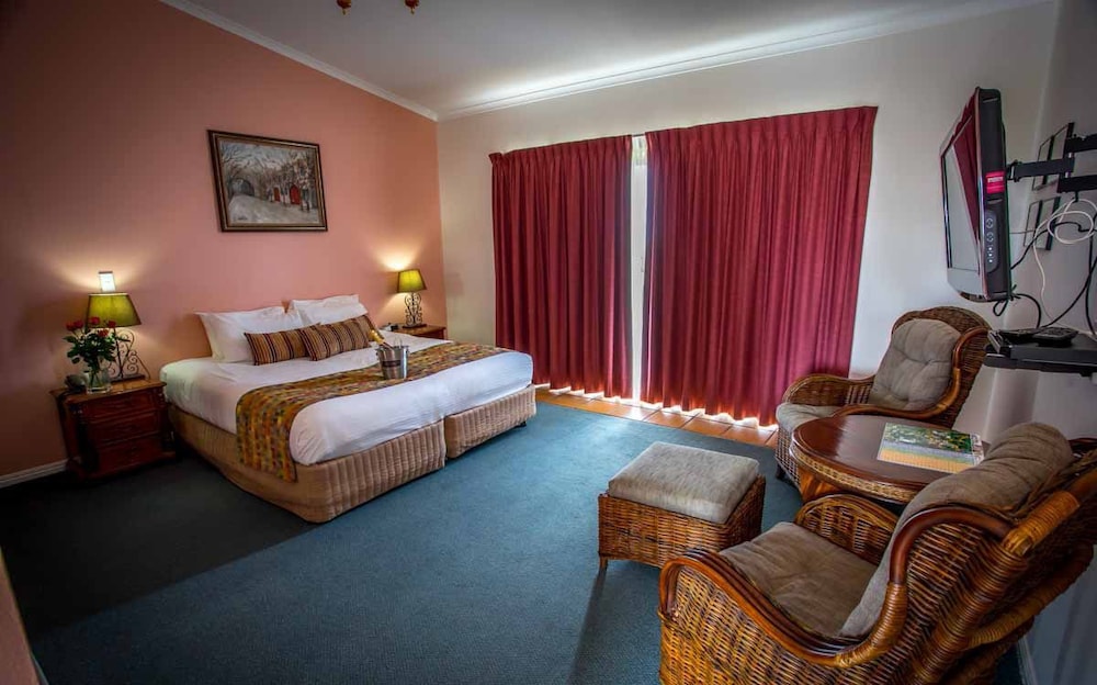 Deluxe Accessible Room
