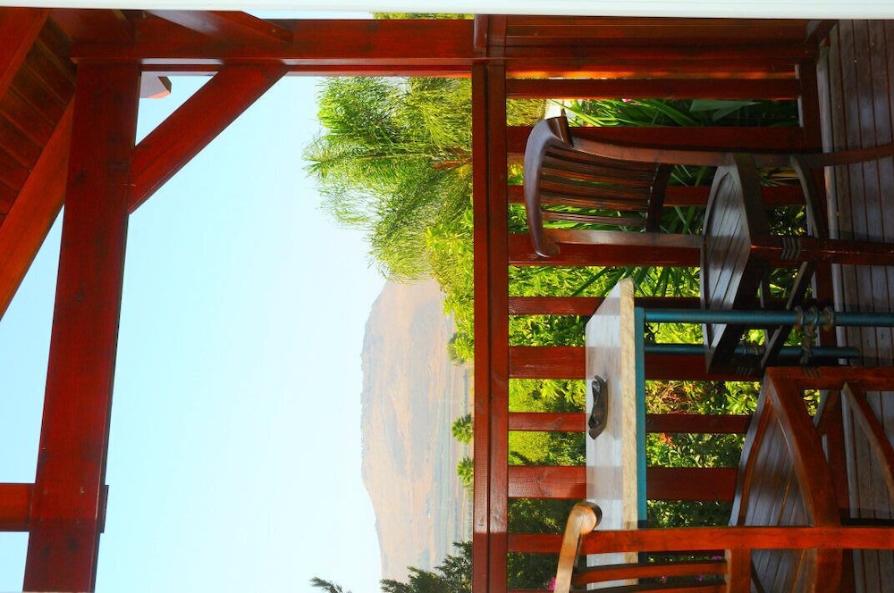 Suite, 1 Bedroom, Jetted Tub, Mountain View photo 3