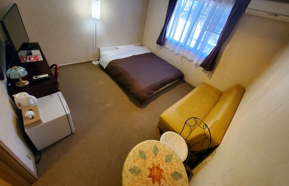 Twin Room - Photo 22