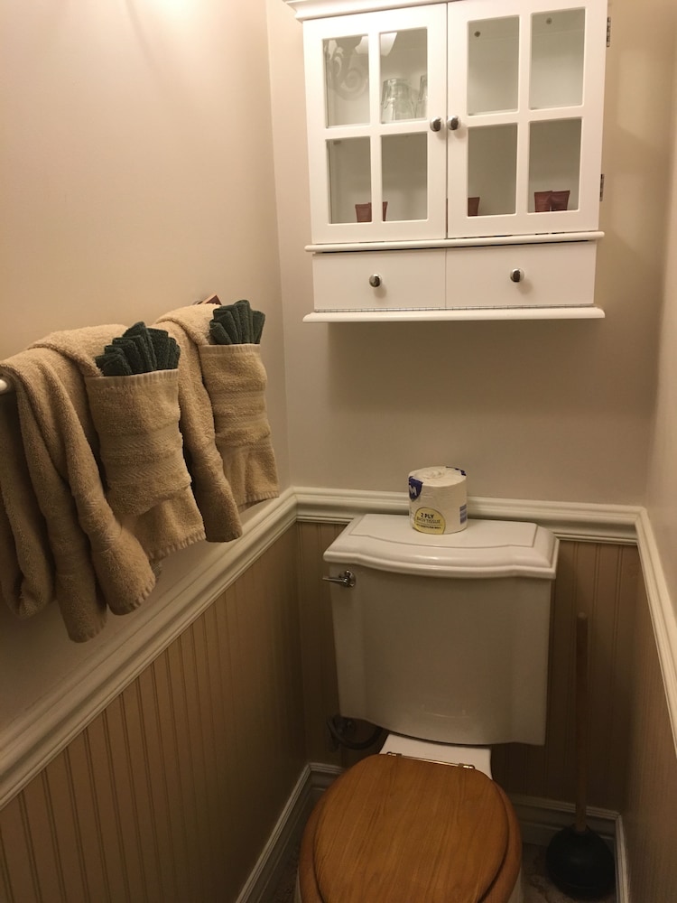 Family Room, Multiple Beds, Private Bathroom, Mountain View