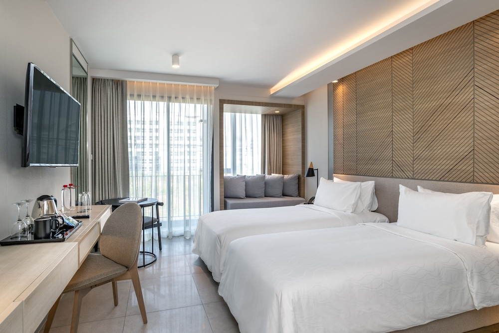 Superior King Room - Photo 9