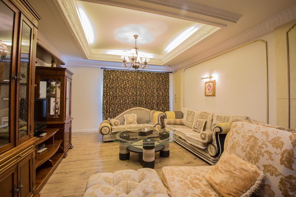 Four Seasons Suite - Photo 5