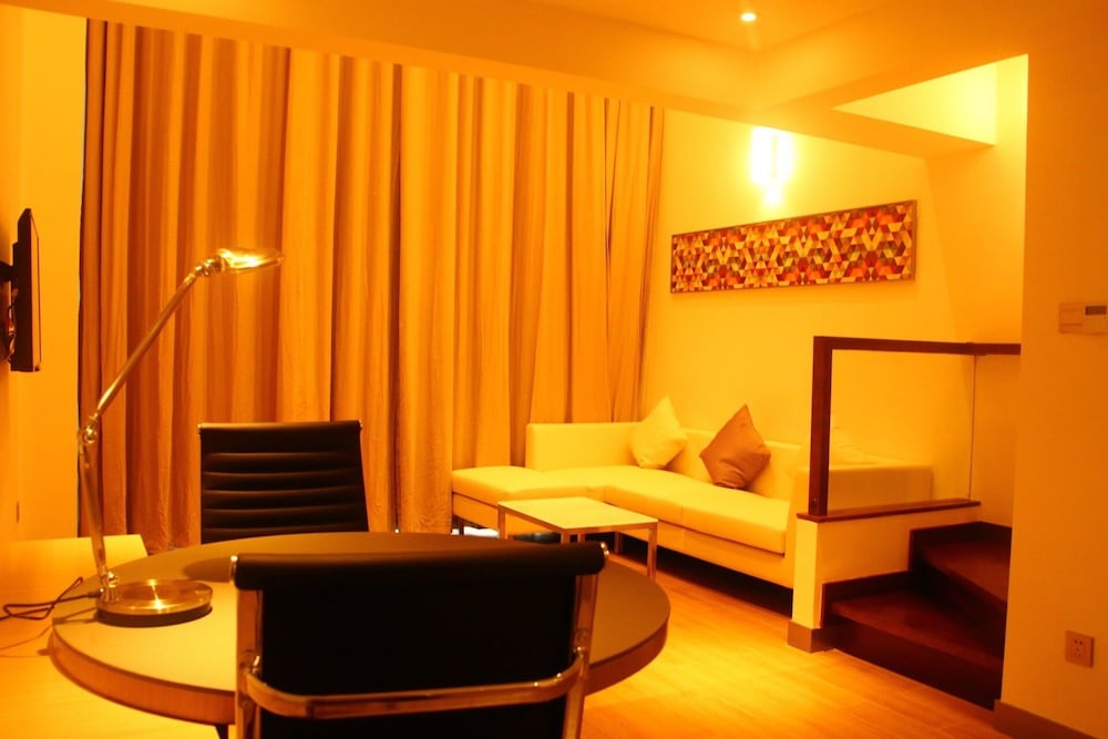 Suite, 1 King Bed, Sea View (Additional Living Area) photo 3
