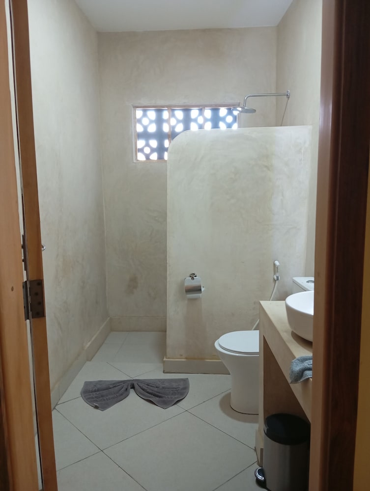 Standard Double Room - Photo 8