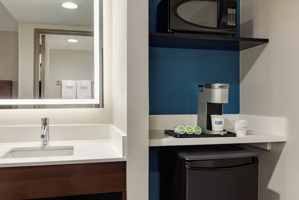 Standard Room, 2 Queen Beds, Accessible (Communications Accessible) - Photo 6