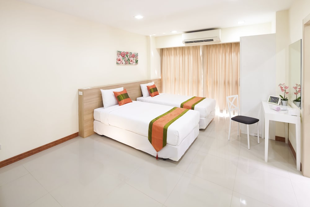 Deluxe Twin Room photo 2
