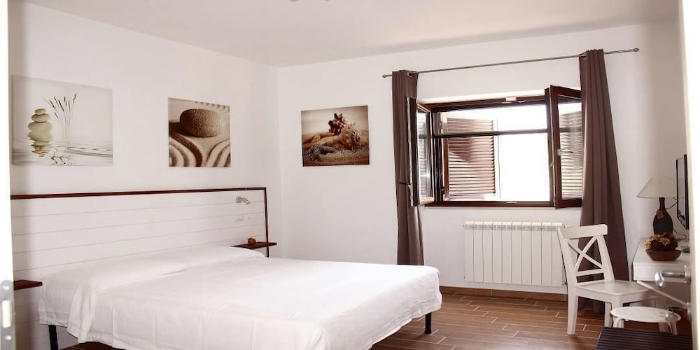 Deluxe Double Or Twin Room photo 1