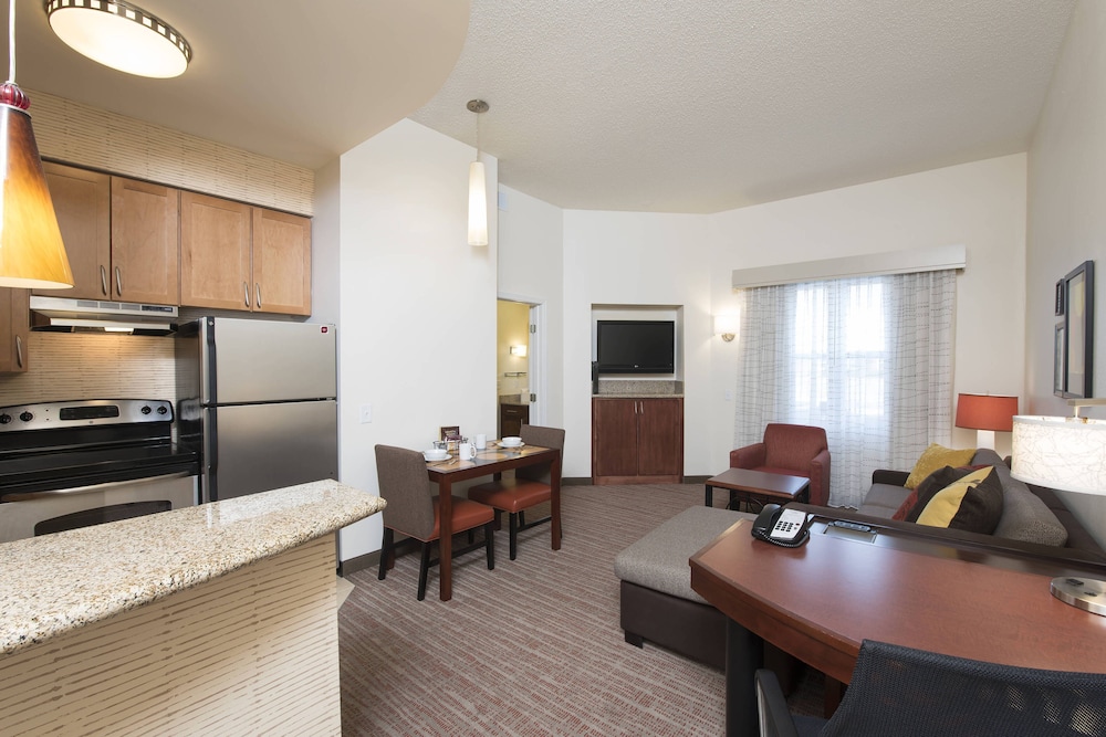 Suite, 1 Bedroom photo 3