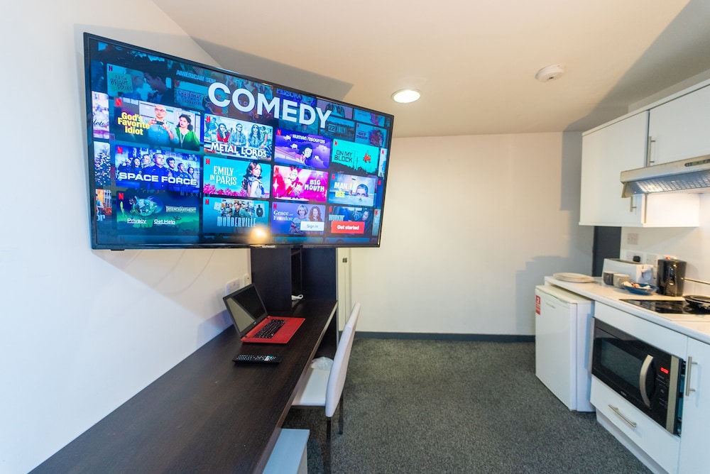 Standard Studio, Ensuite (Studio 10) - Photo 17