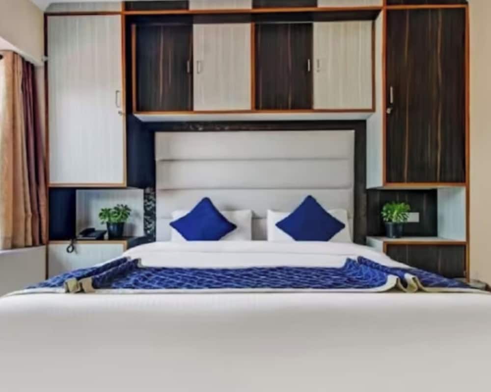 Deluxe Quadruple Room - Photo 1