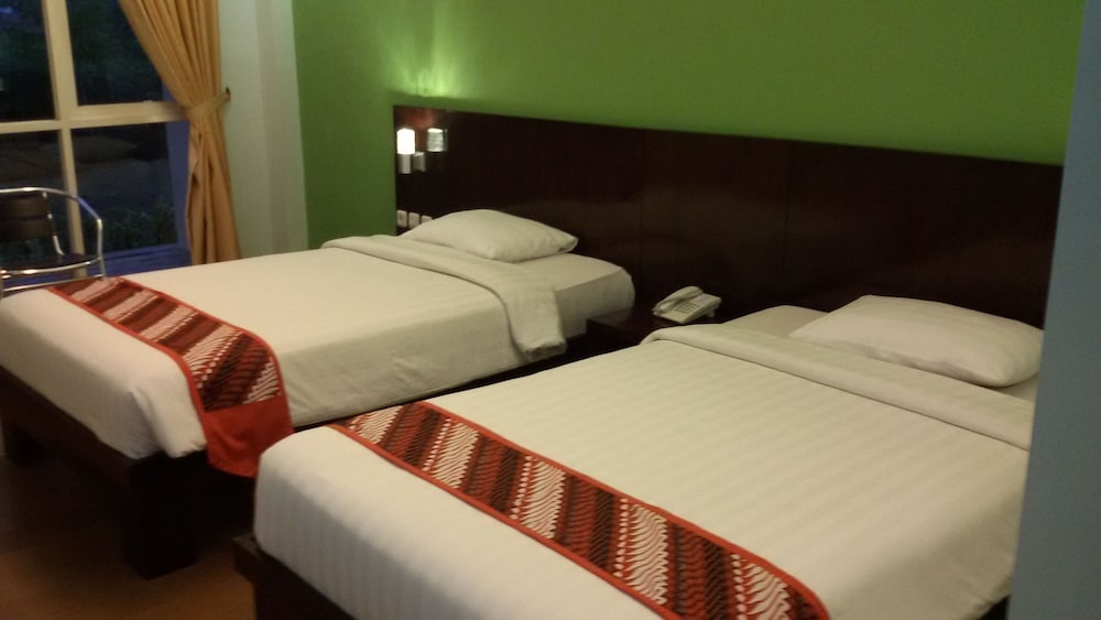 Junior Suite, 2 Twin Beds, Accessible photo 3