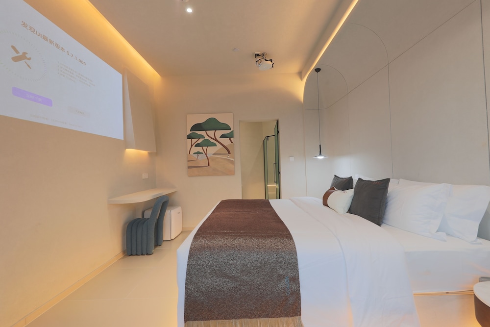Classic Room, Pool View photo 2