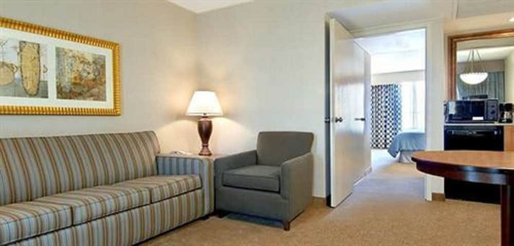 Suite, 2 Double Beds - Photo 2