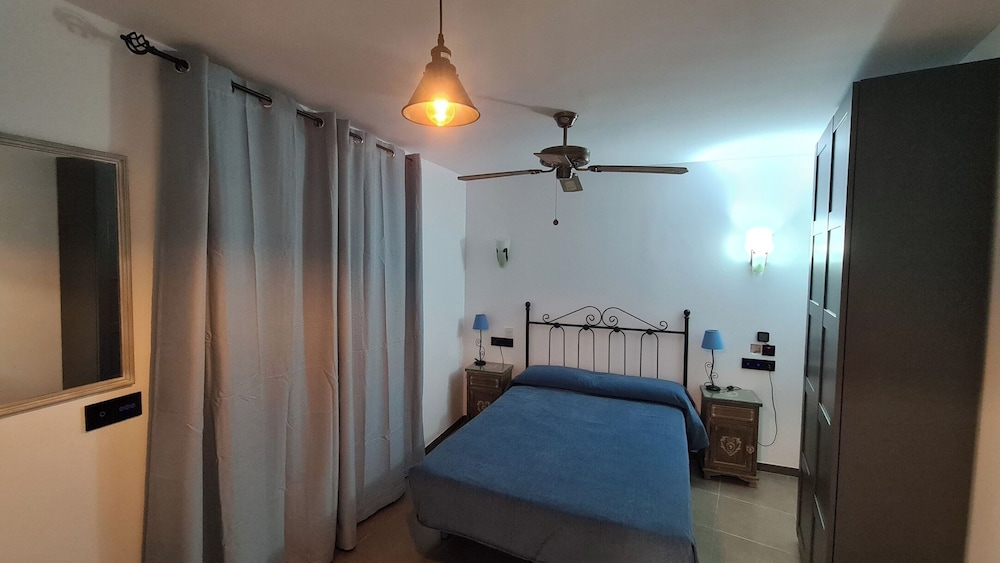 Comfort Double Room, 1 Queen Bed, Courtyard View photo 3