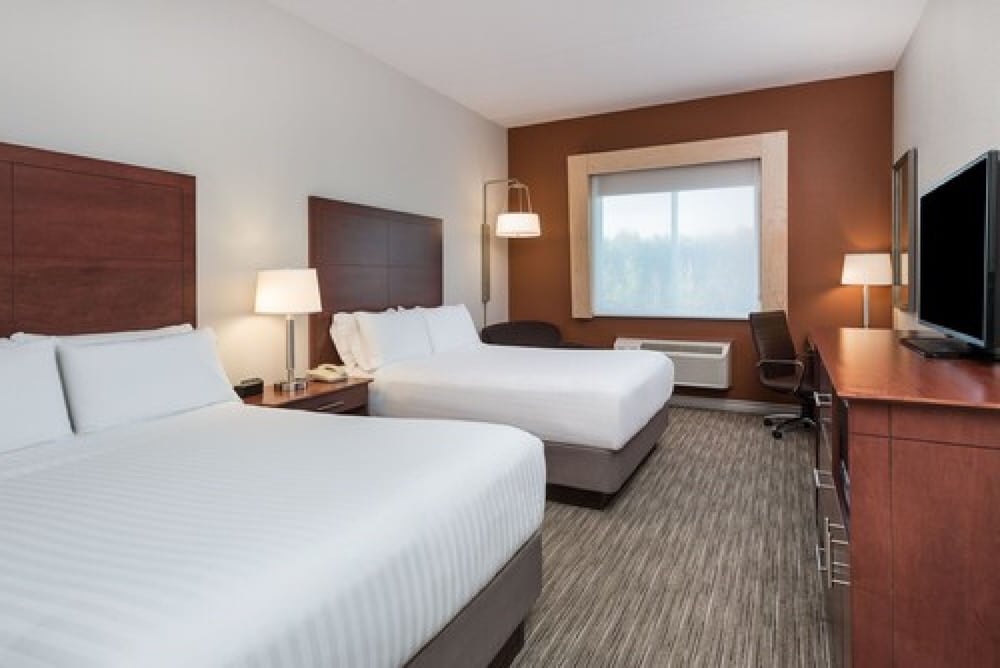 Standard Room, 2 Queen Beds - Photo 3