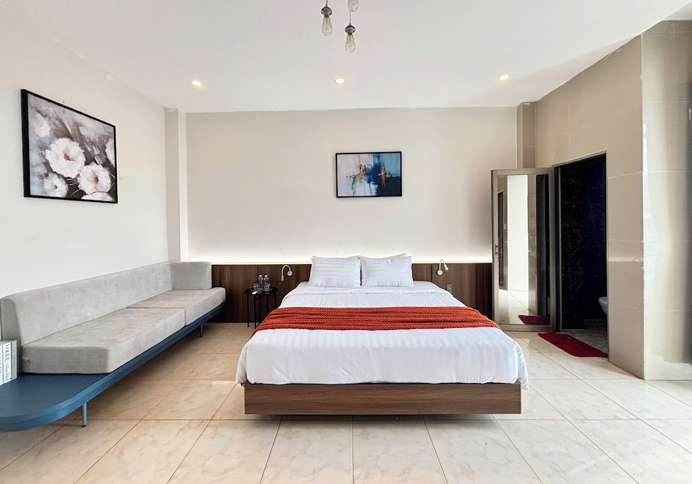 Signature Room - Photo 9