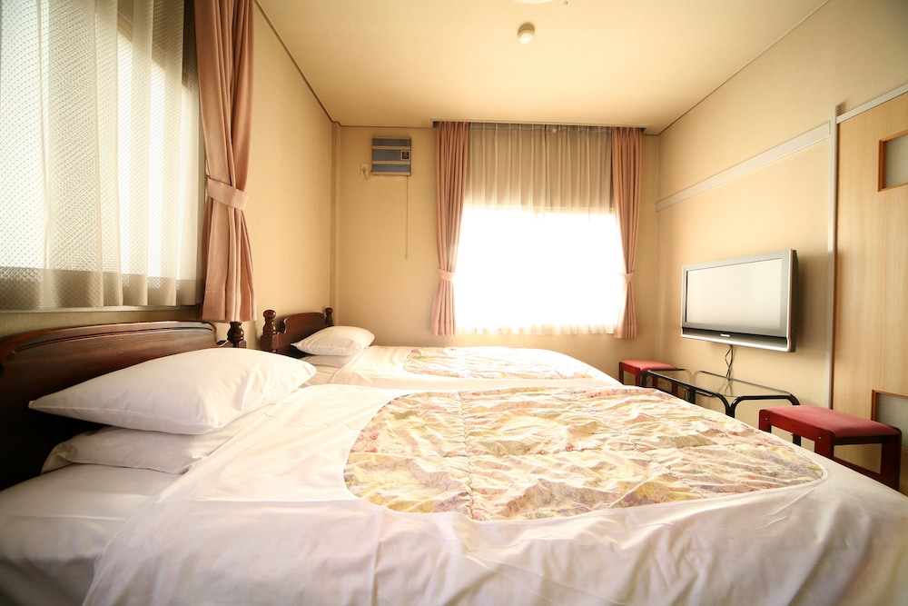 Western Style Room with Private Bath & Toilet