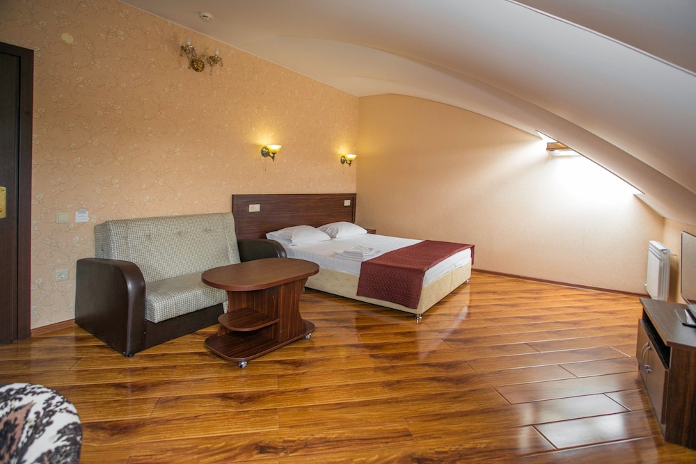 Family Room, Terrace photo 1