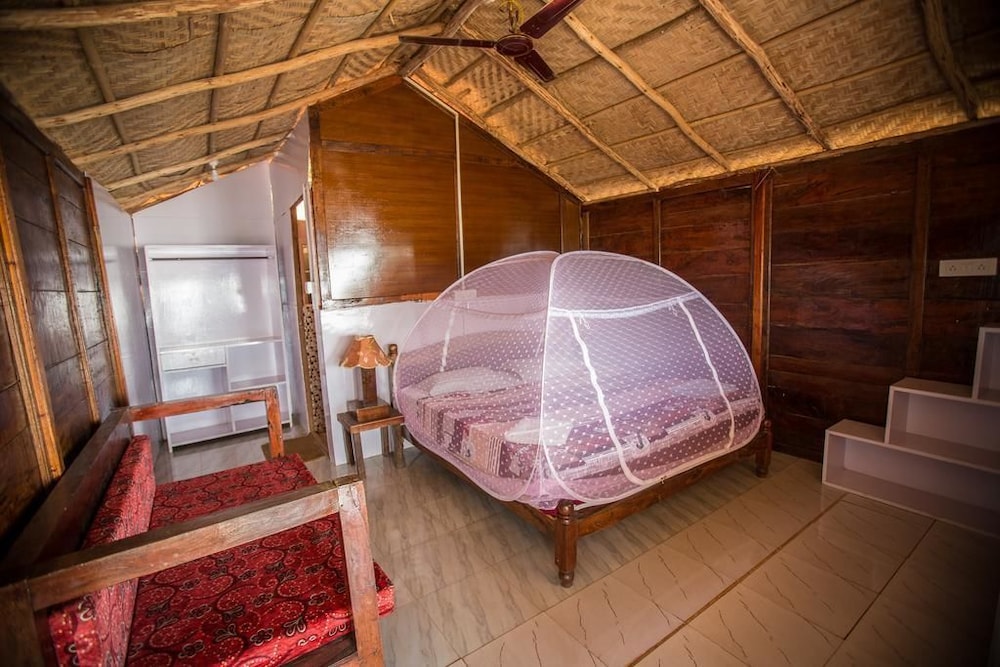 Premium Cottage, 1 King Bed, Smoking, Sea View