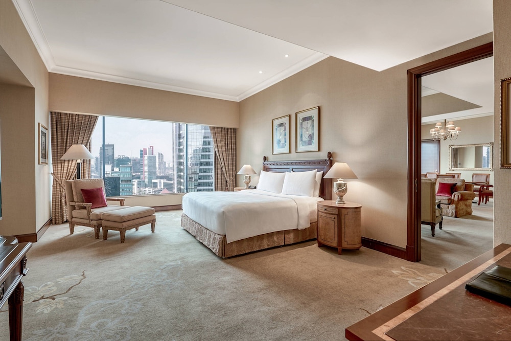 Executive Suite, 1 King Bed - Photo 2