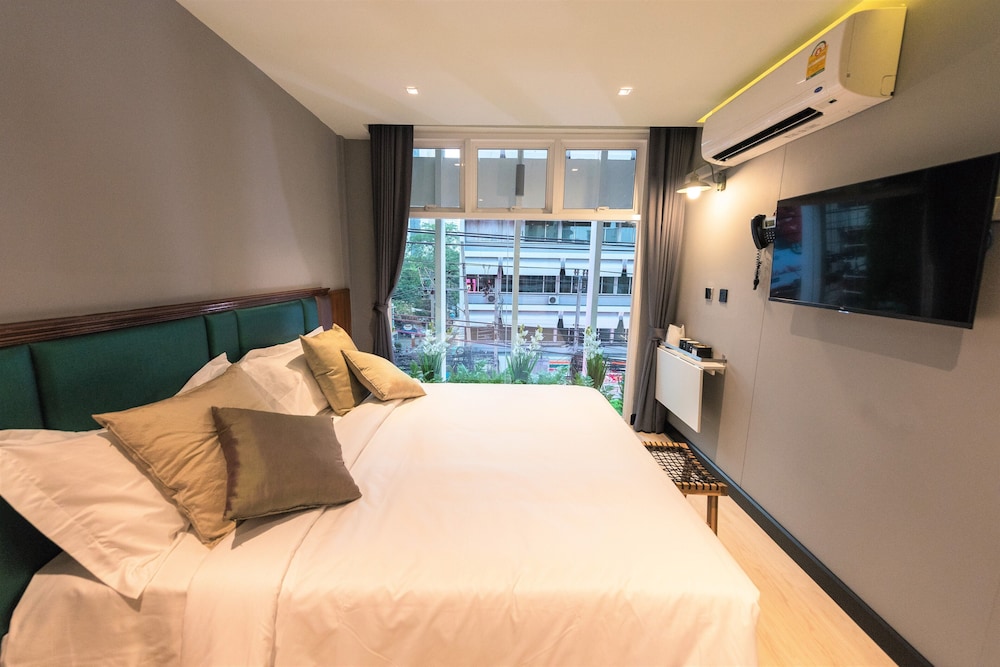 Deluxe Double Room, Private Bathroom photo 2