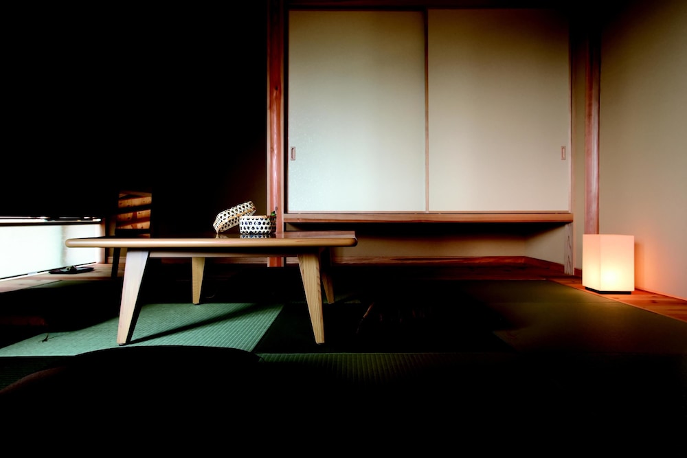 Japanese Western Style Room with Outdoor Bath and Kitchenette photo 2