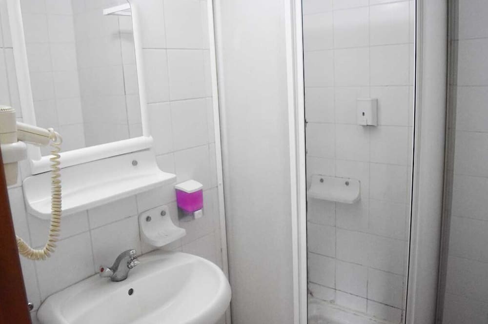 Standard Double or Twin Room photo 2