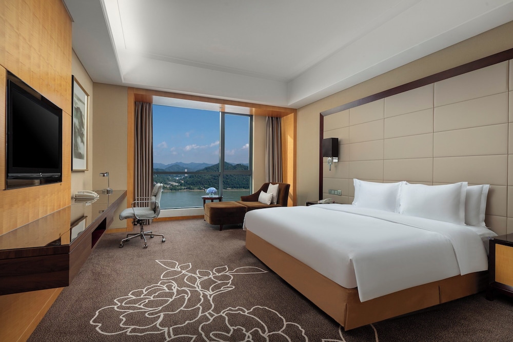 Suite, 1 Bedroom, River View photo 1