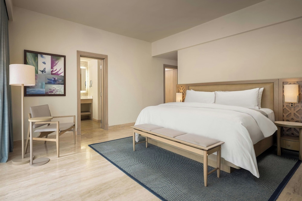 Premium Room, 1 King Bed, Ocean View (Balcony)
