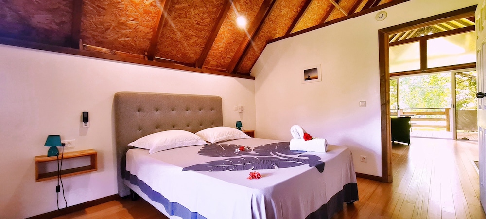 Deluxe Bungalow, 1 Bedroom, Refrigerator & Microwave, Park View