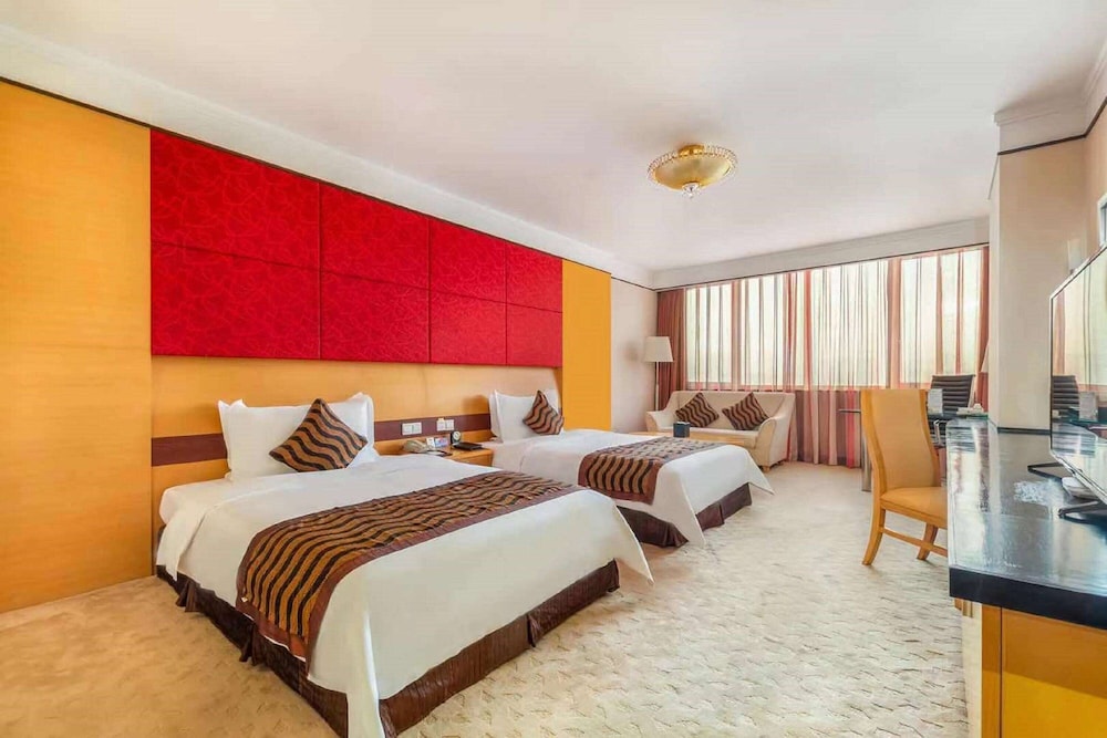 Deluxe Room, 2 Twin Beds, Smoking photo 1