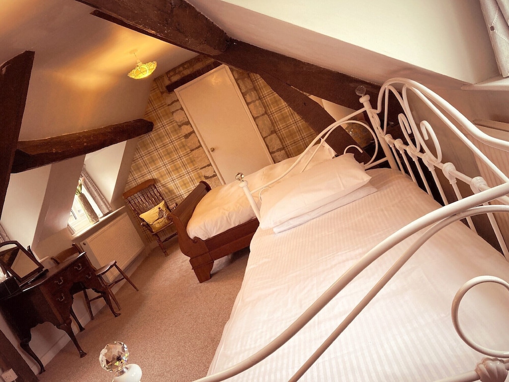 Suite, Ensuite photo 3