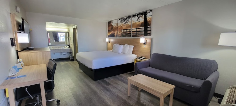 Room, 1 King Bed photo 2