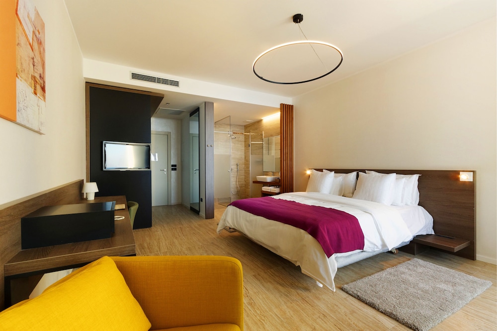 Superior Plus Room