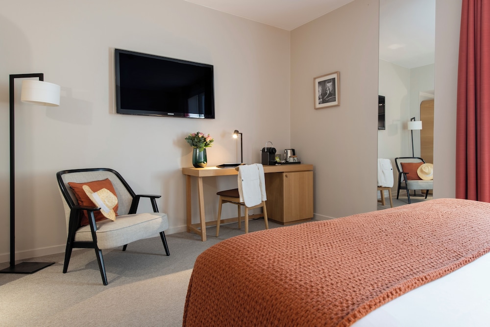Deluxe Room - Photo 1