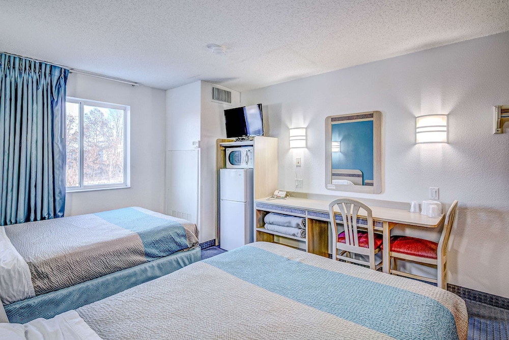 Standard Room, 2 Double Beds, Non Smoking, Refrigerator & Microwave - Photo 17