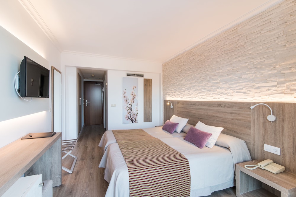 Habitación Doble Estándar (2 Adultos + 1 Niño)