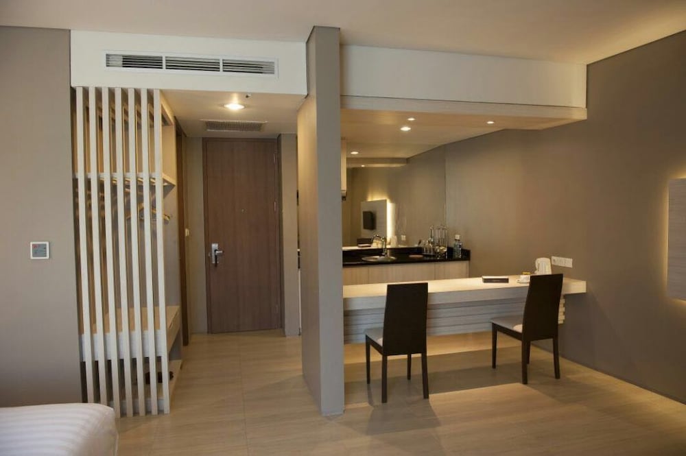 Suite, Ocean View photo 3