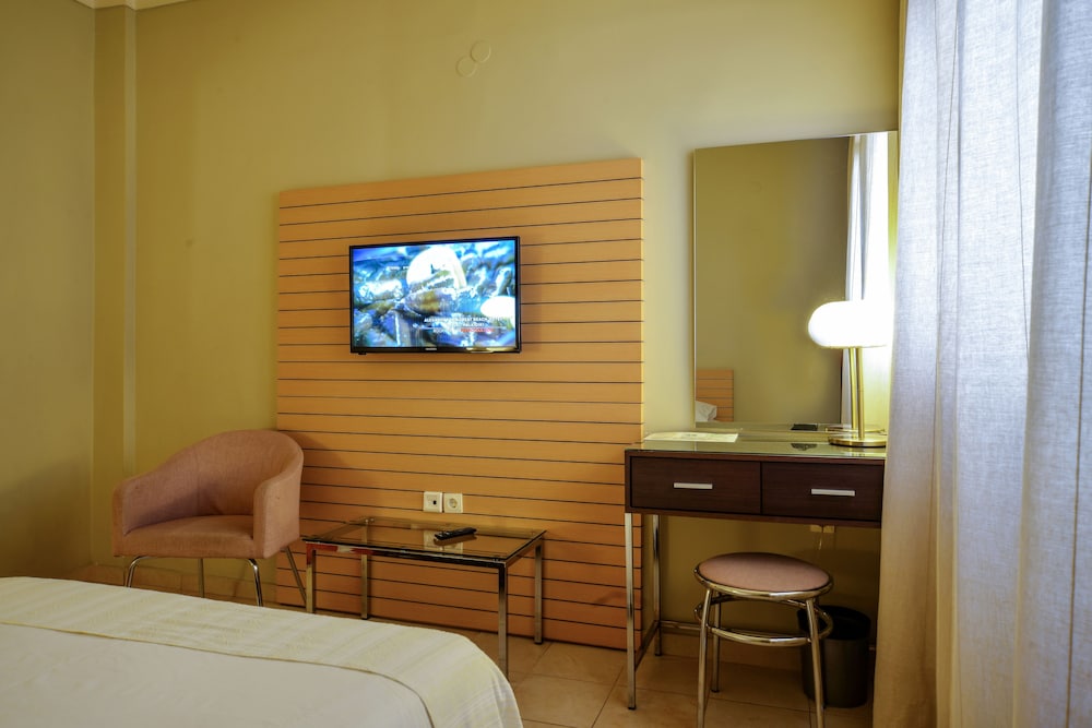 Economy Suite - Photo 12