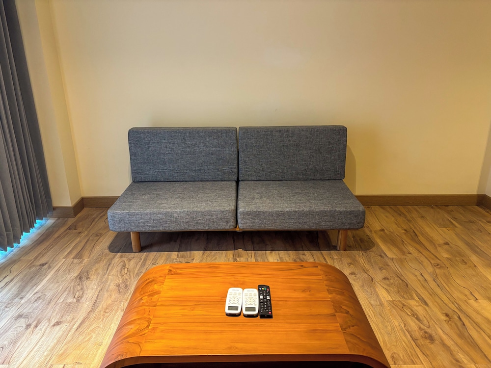 Suite, 1 Bedroom, Balcony - Photo 10