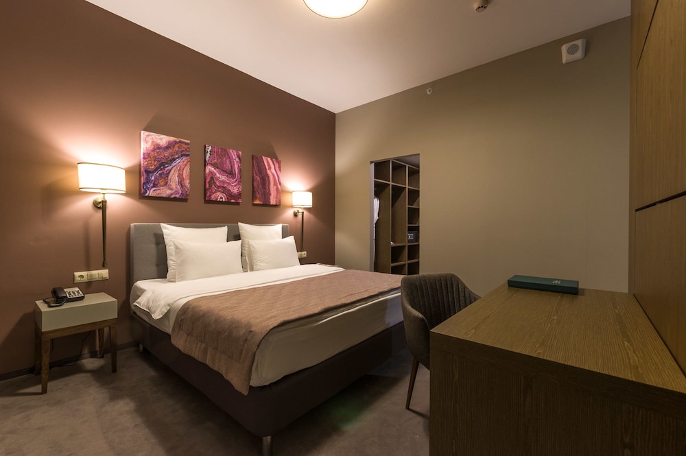 Premier Suite, 1 Bedroom, Balcony photo 2