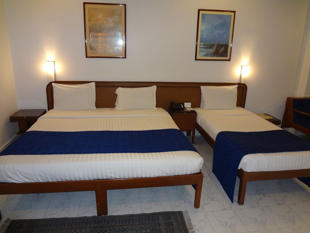 Family Suites - Photo 3
