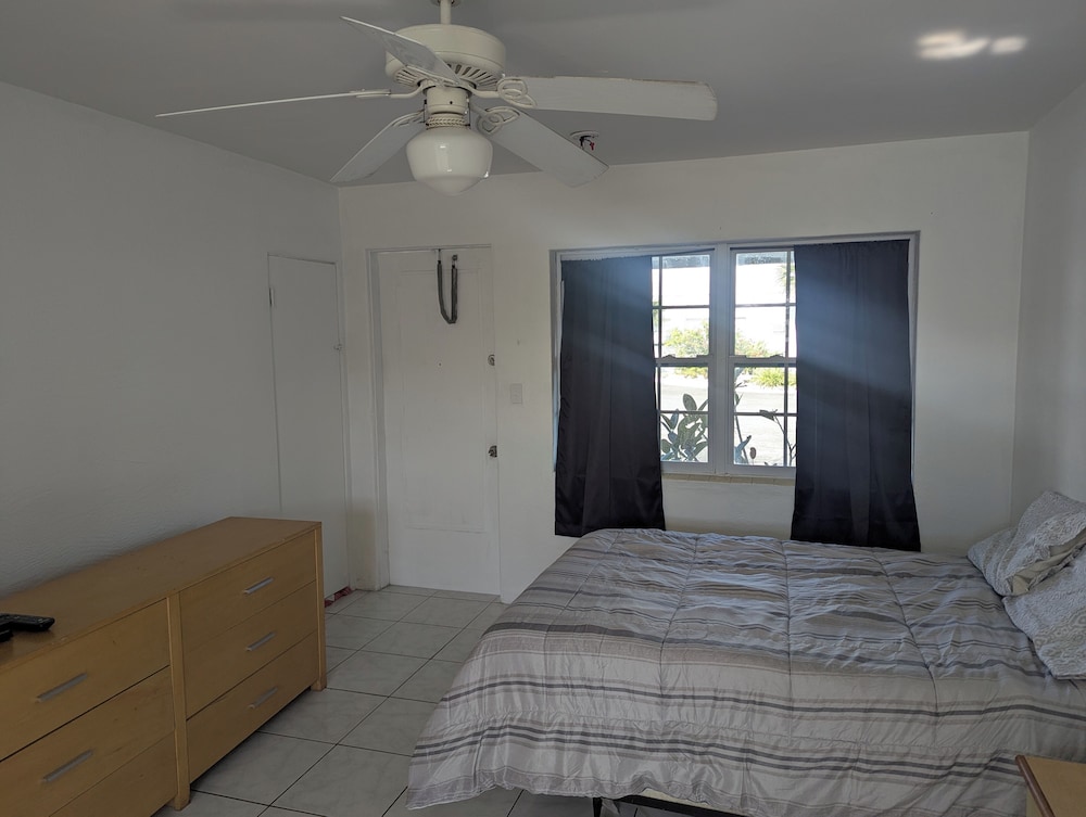 Economy Room, Beach View photo 2
